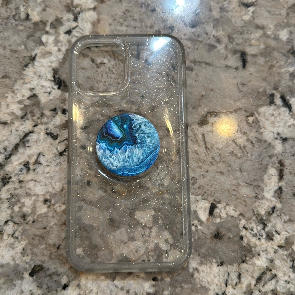 Pop socket iPhone 12 Pro case- like new